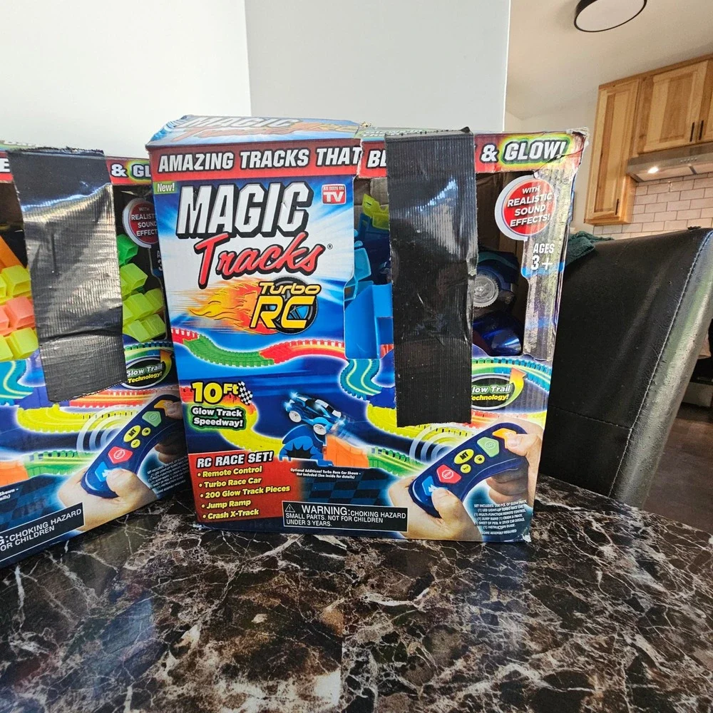 Magic Tracks Turbo RC Glow Track Set 200 Pieces 10Ft Speedway with Remote Car
